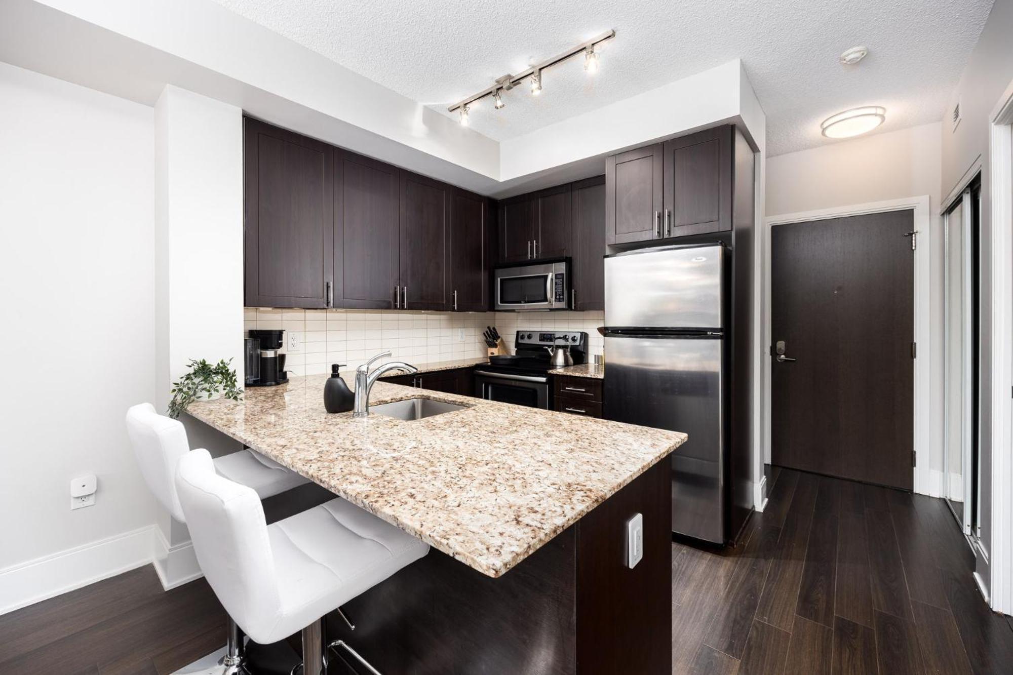 Dwtn Condo Near Cn Tower! W/ Free Parking Toronto Ngoại thất bức ảnh