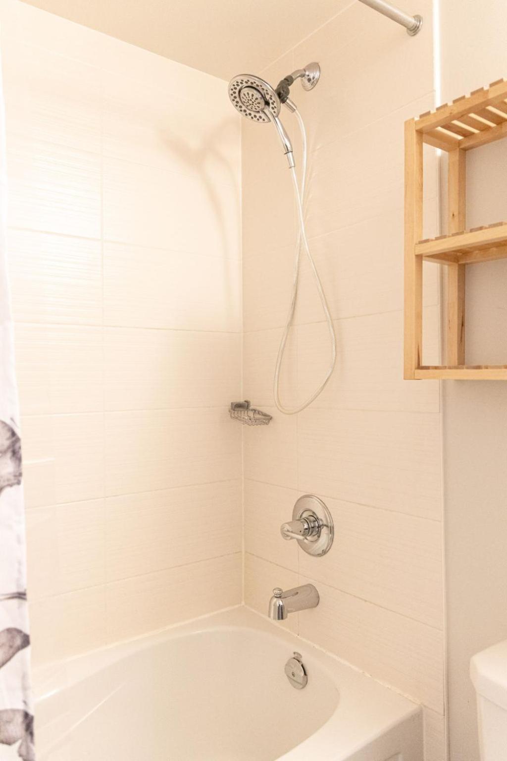 Dwtn Condo Near Cn Tower! W/ Free Parking Toronto Ngoại thất bức ảnh