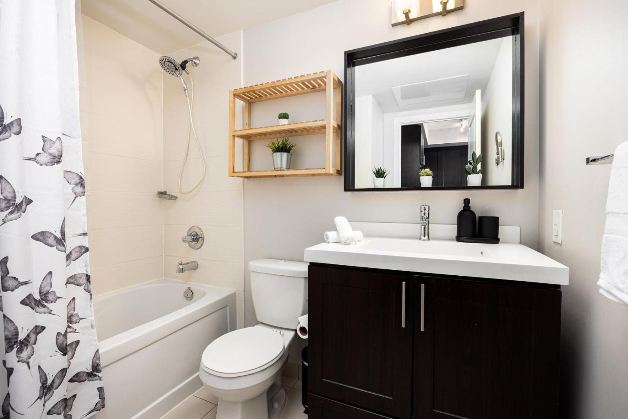 Dwtn Condo Near Cn Tower! W/ Free Parking Toronto Ngoại thất bức ảnh